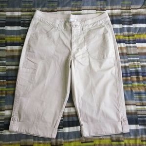 lee riders mid rise capri pull on